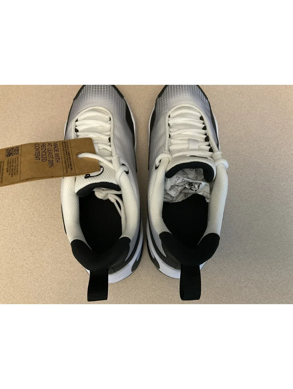 New! Youth’s Boys Nike Air Max Nova GS Athletic Shoes. Size 6Y. Awesome Shoes!